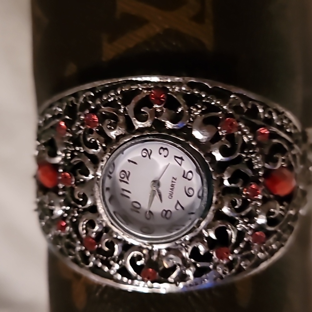 Pink Crystal Cuff Bangle Hinged Clamp‎ Watch Silvertone Faux Carnelian Stones